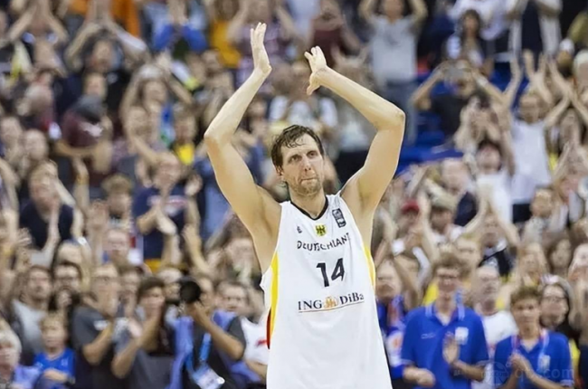 她们却在总 她们却在总